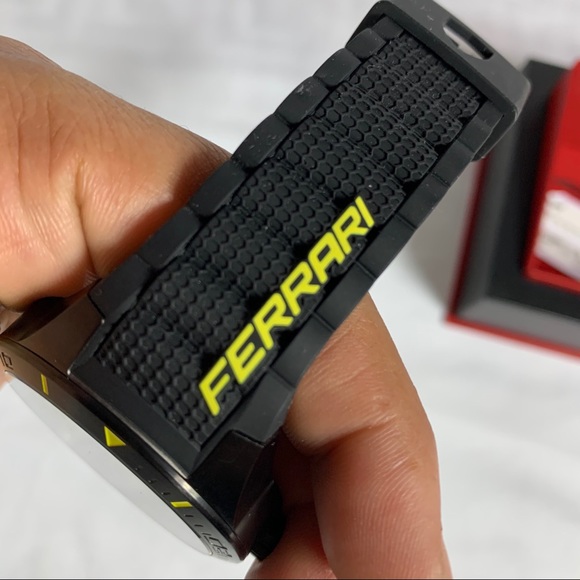 Ferrari Watch Red Rev Evo Chronograph Black/Yellow - Picture 9 of 13